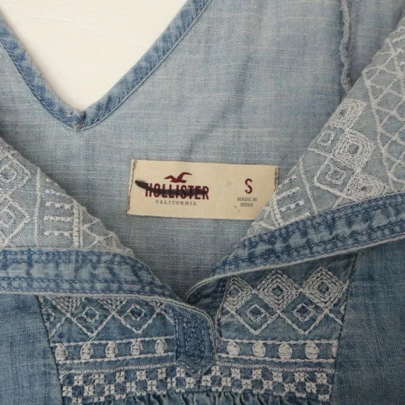 Hollister Size Small V-Neck Chambray Tank - Picture 7 of 7